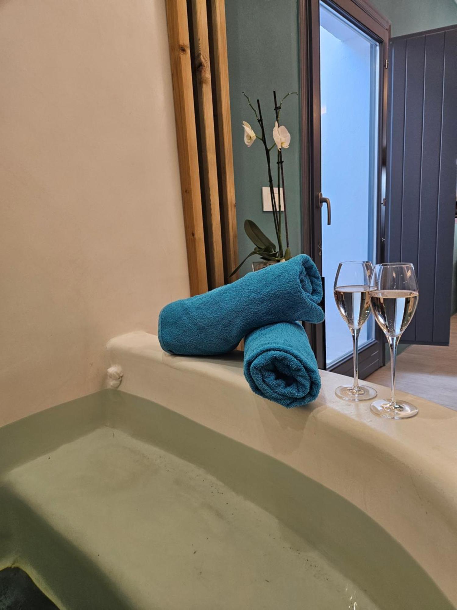 Saint Sin Suites - Adults Only Imerovigli  Exterior photo